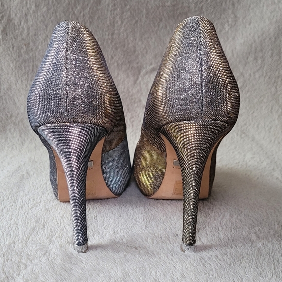 Badgley Mischka Humbie IV Gold Pewter peep toe heels size 7.5 - Picture 6 of 12